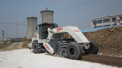 WR2100L，濱州工業(yè)場地灰土拌和