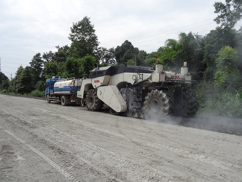 RZ2300，四川成都水穩(wěn)冷再生